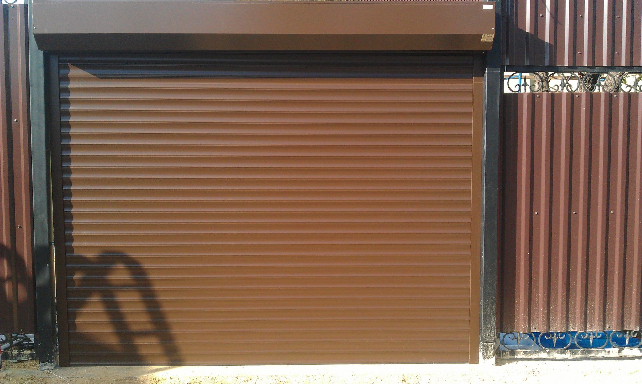 Get Roller Door Repairs Done with Professional Services