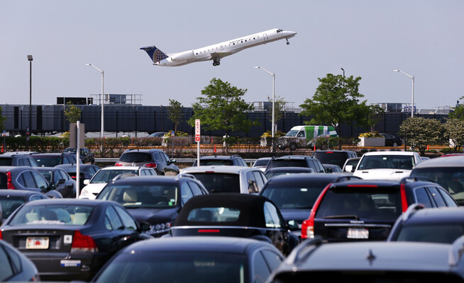 6 Advantages Of Choosing Offsite Airport Parking For Your Vehicle